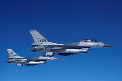 Read more about the article Названы возможные сроки начала боевых полетов ВСУ на F-16